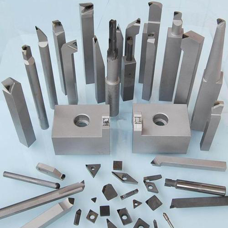 Polycrystalline diamond turning tool