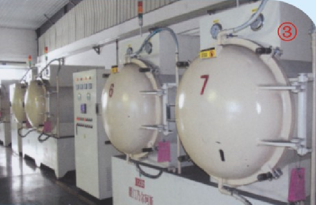 Vacuum drying furnace